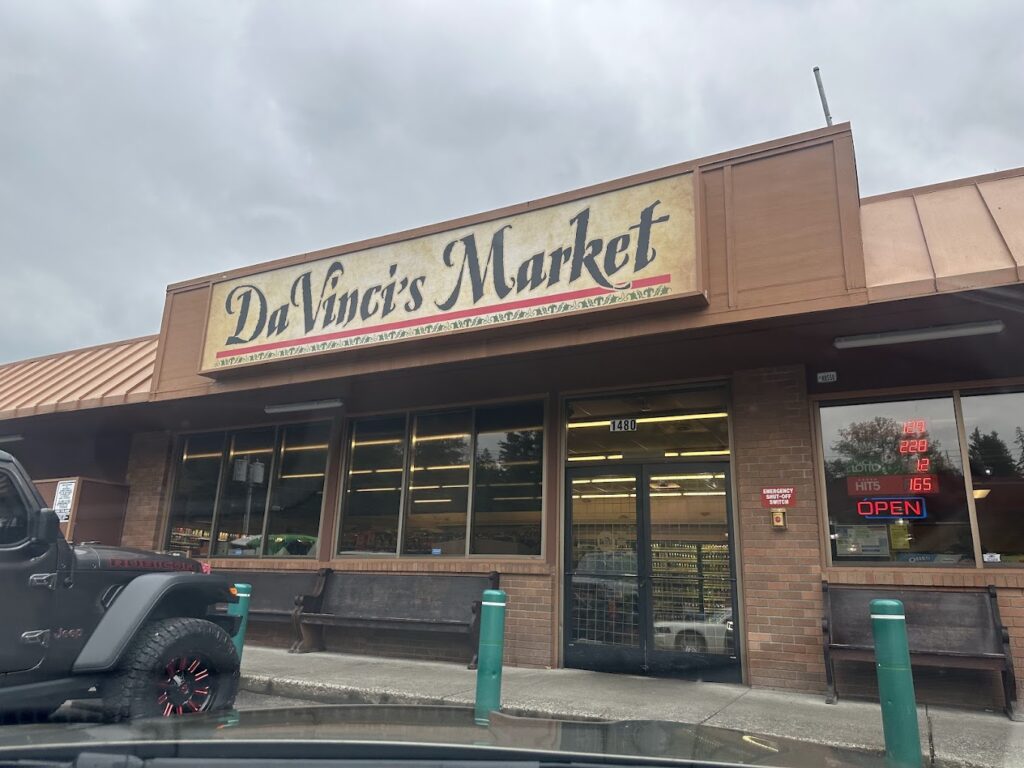 Outside picture of DaVinci's Market